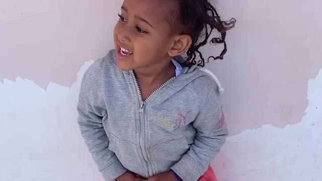 Adorable 3-year-old preciously saying her ABC’s