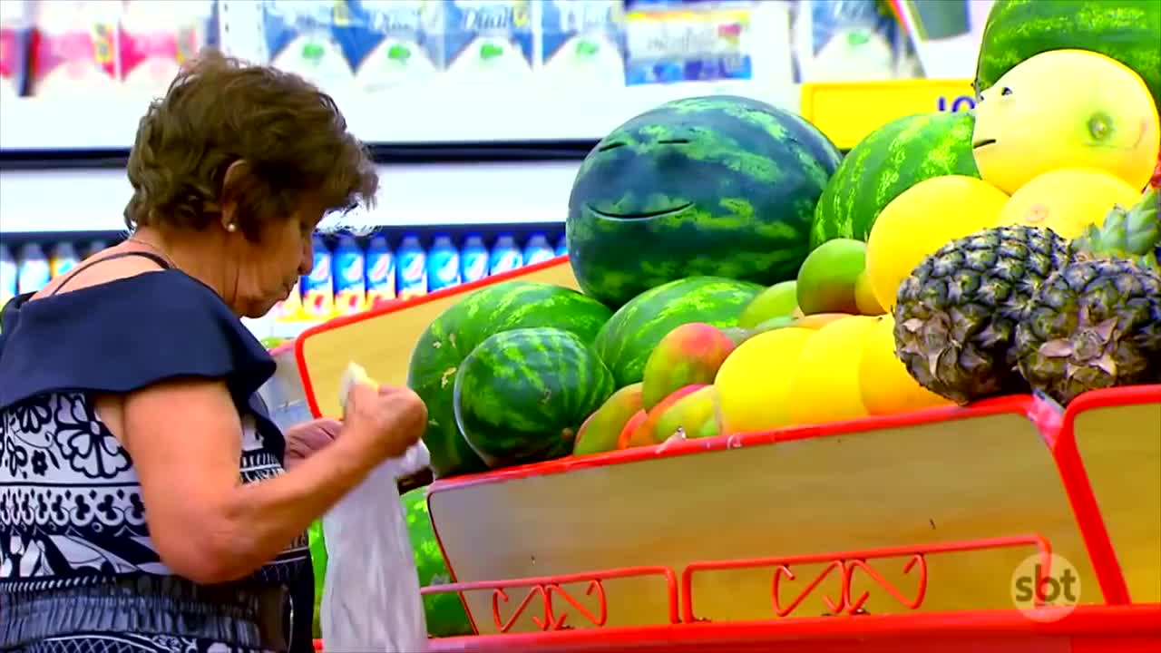 Pegadinha frutas falantes