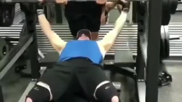 This man injured due to heavy weight lift - Epic GYM fail #6