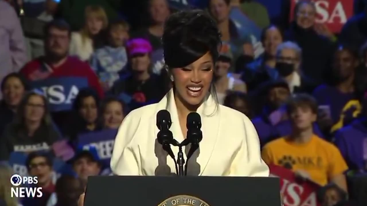 Cardi B's teleprompter was broken while Endorsing Kamala Harris " she had no idea what to do