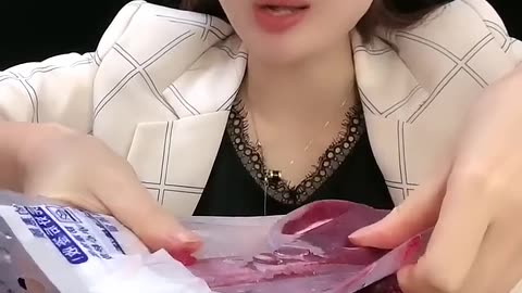 funny sound while eating ice ceream
