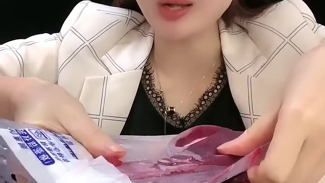 funny sound while eating ice ceream