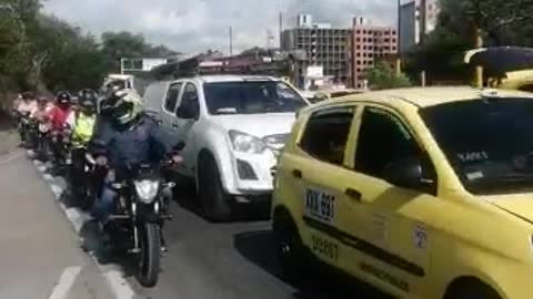 Sigue el plan tortuga en Girón | paro de taxis