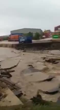 Heavy rains and flooding results in no access to Durban Port