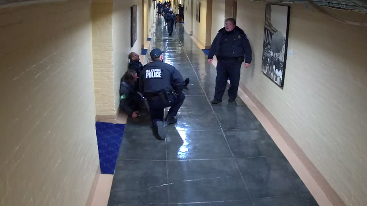 Camera0006USCSBAST50Hallway_2021-01-06_Starting_at_15h00min02s050ms.mp4