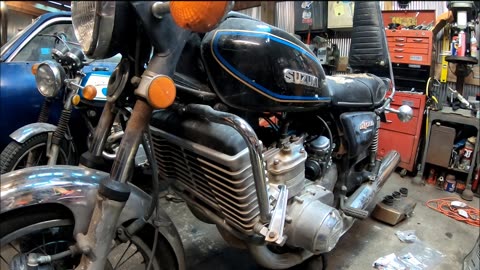 1976 Suzuki GT750 rebuild part 1
