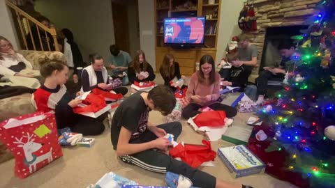 Cousins opening Grandma & Grandpa gifts 2020-2021