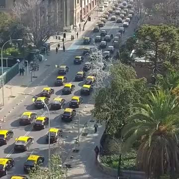 Chile 🇨🇱 Follow Italy 🇮🇹 🚜🚜🚜🚜 People's uprising to overthrow government tyranny