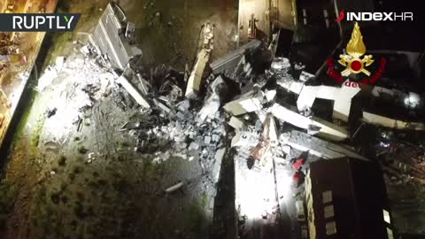 Noćna potraga za preživjelima u Genovi