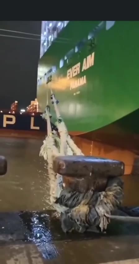 That’s a lot of tension on those ropes 😱