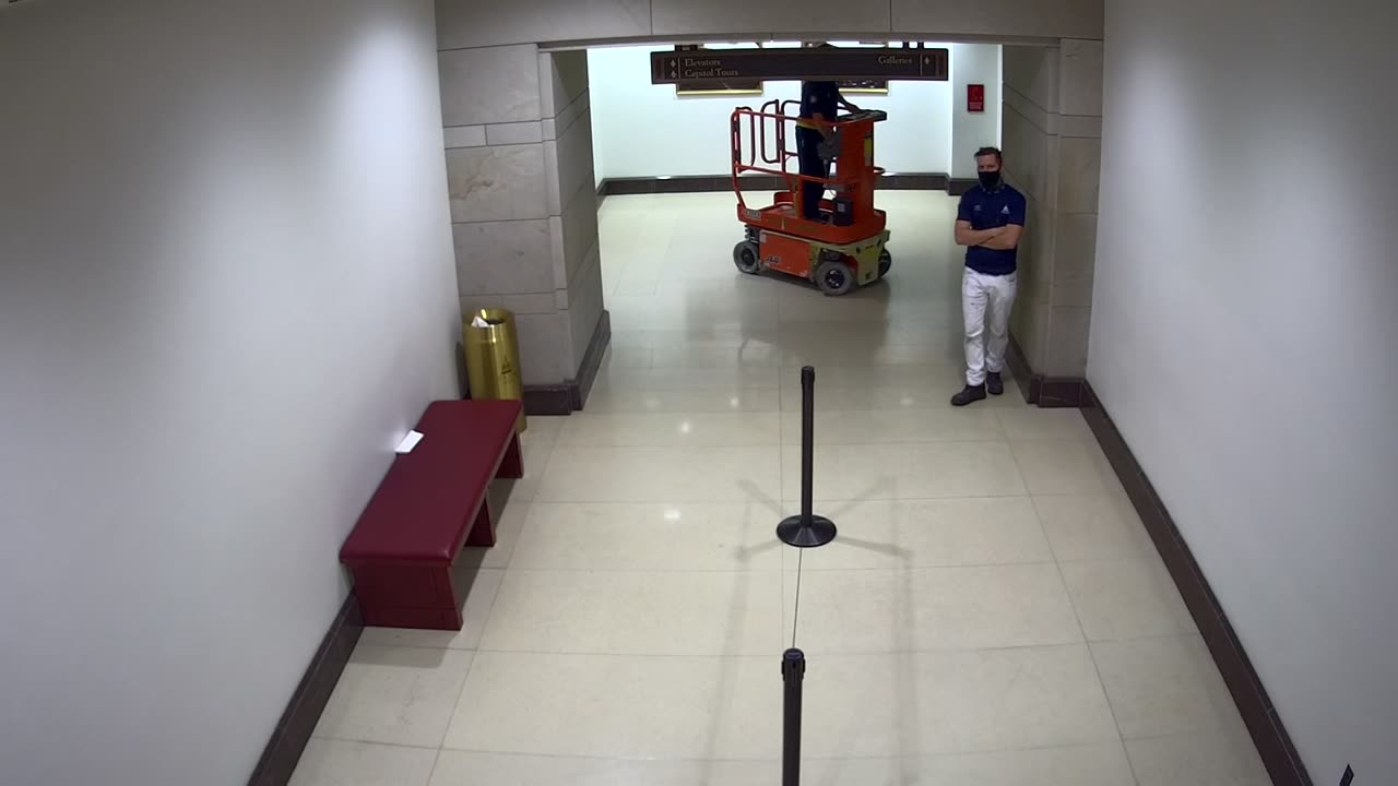 7080CVCULElevator17-18toGalleries_2021-01-06_08h00min01s177ms.mp4