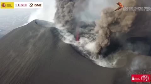 Drone footage capture from the La Palma Volcano. Absolutely incredible