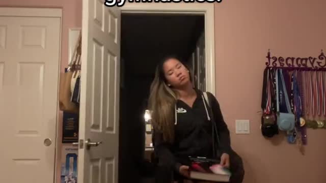 me coming home at 10pm after a long day of school, sports medicine, and 。