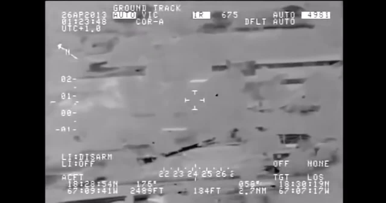 UFO flies over airport in San Juan, Puerto Rico then disappears underwater