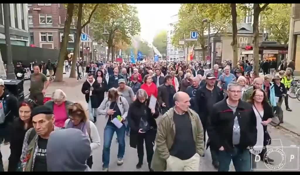 Huge protests against the government in several places in Germany