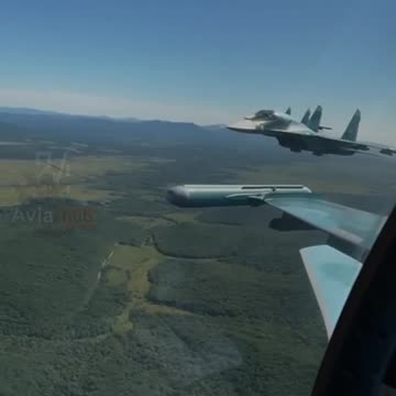 Su-34 ruských leteckých sil se vrací z bitvy