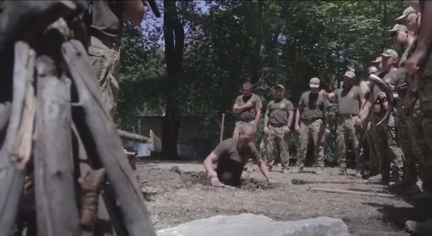 Same Energy 👆🏻👆🏻👆🏻 Azov pagan ritual/worship - blood offering to god Perun....