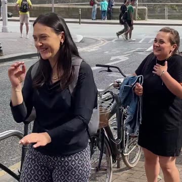 3 Cute Screams foor Human Statue