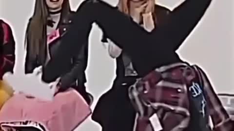 Her Handstand blackpink