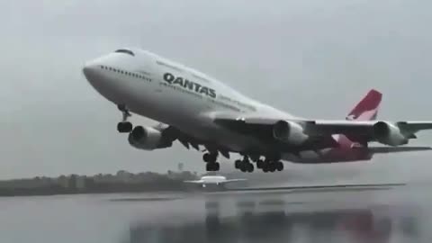 B 747 departyng LAX