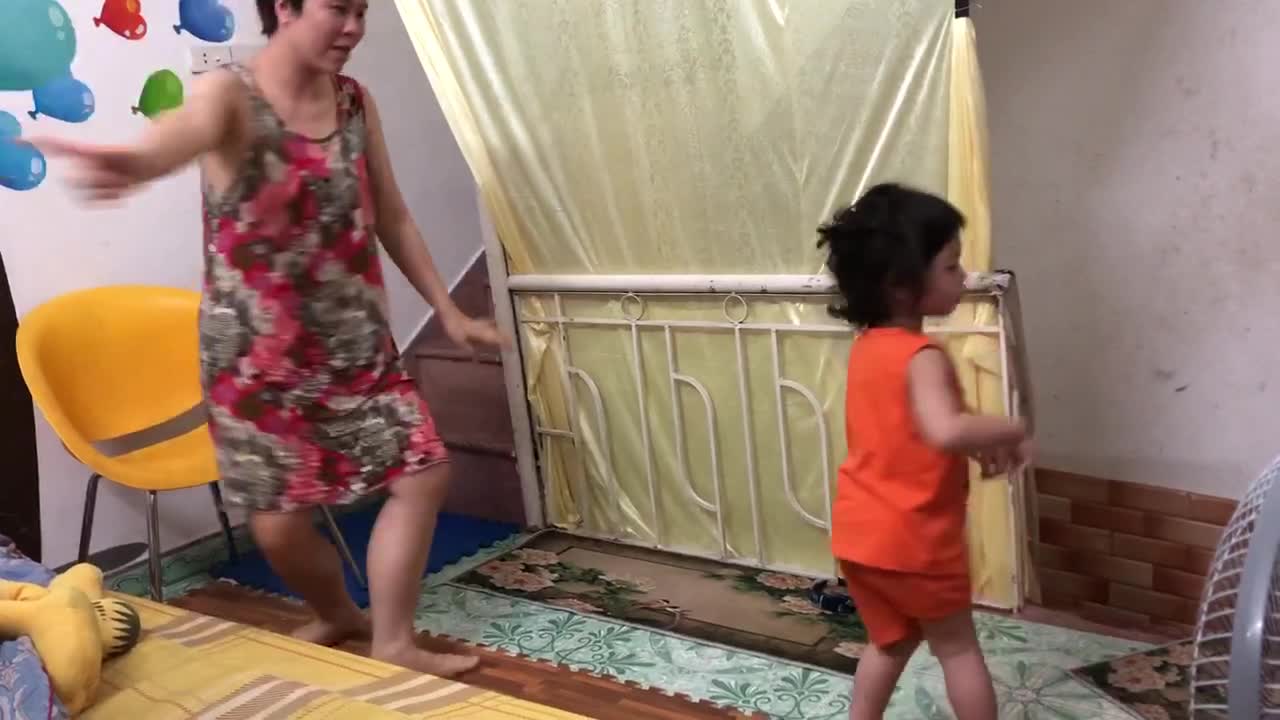 the baby learns to dance