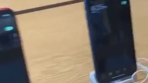alarm prank on appl3 store