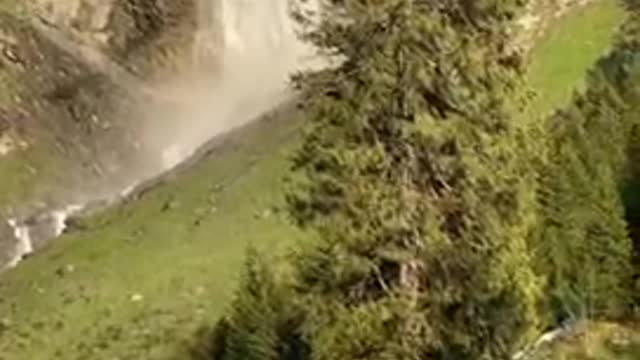 One of the most beautiful waterfalls in Switzerland🇨🇭with the sound of nature 🔊🔊