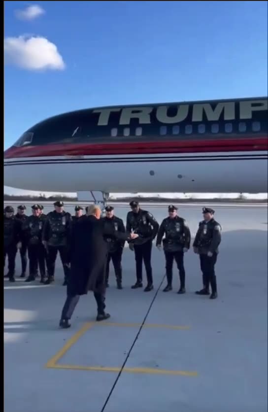 Trump greets Philadelphia area Law Enforcement
