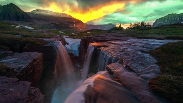 A fabulous waterfall. Relaxing sounds.