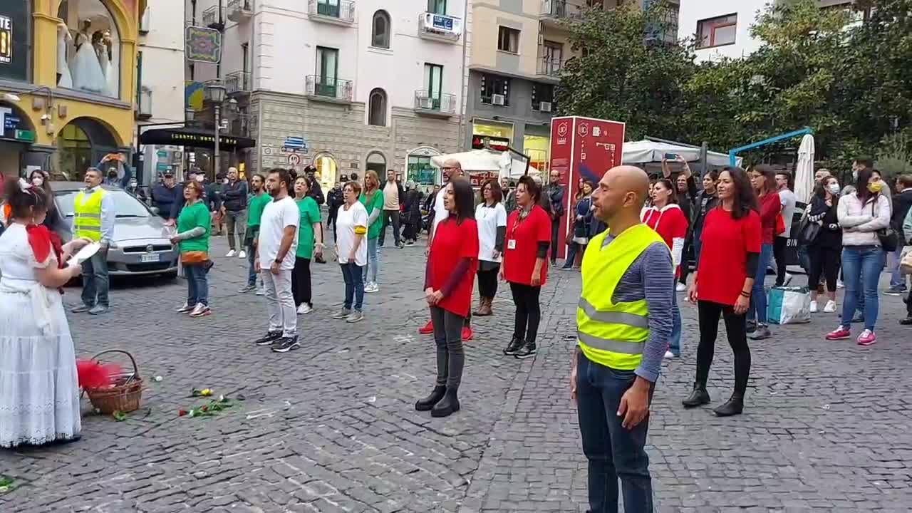 Flash Mob a Salerno del 23/10 Parte Seconda - Solidarietà a Trieste