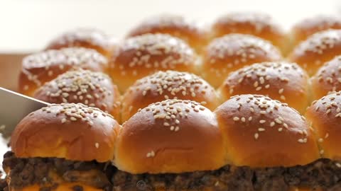 MANCAVE MENU HAWIAN BUN CHEESEBURGER SLIDERS