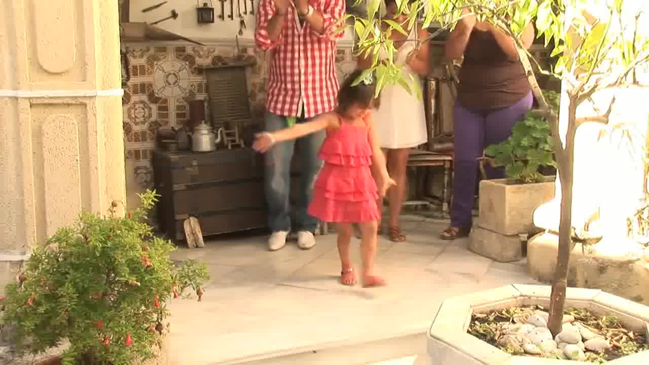 niña de 5 años bailando flamenco