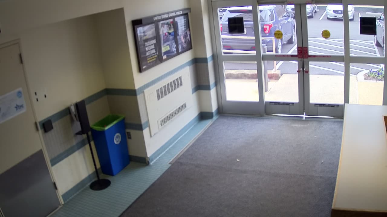 1662HQOB01WestDoor_2021-01-06_12h57min50s453ms.mp4