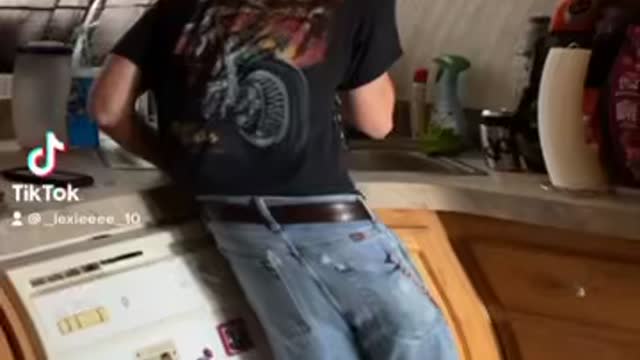 Halarious video!!