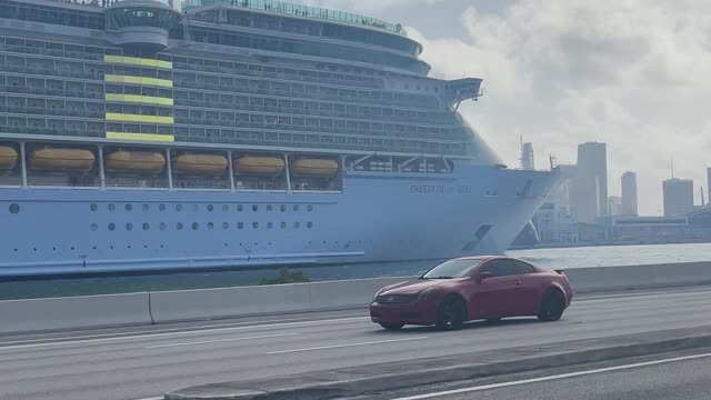 Freedom of the seas 2 - Driving Miami