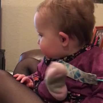 🦶🏻🦶🏻🦶🏻 📩 Silly coordination skills developing! 🦶🏻 #viral #babies #kids