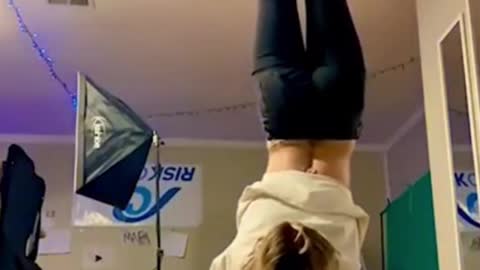 WOMAN WITH AMAZING PHYSICAL SKILLS
