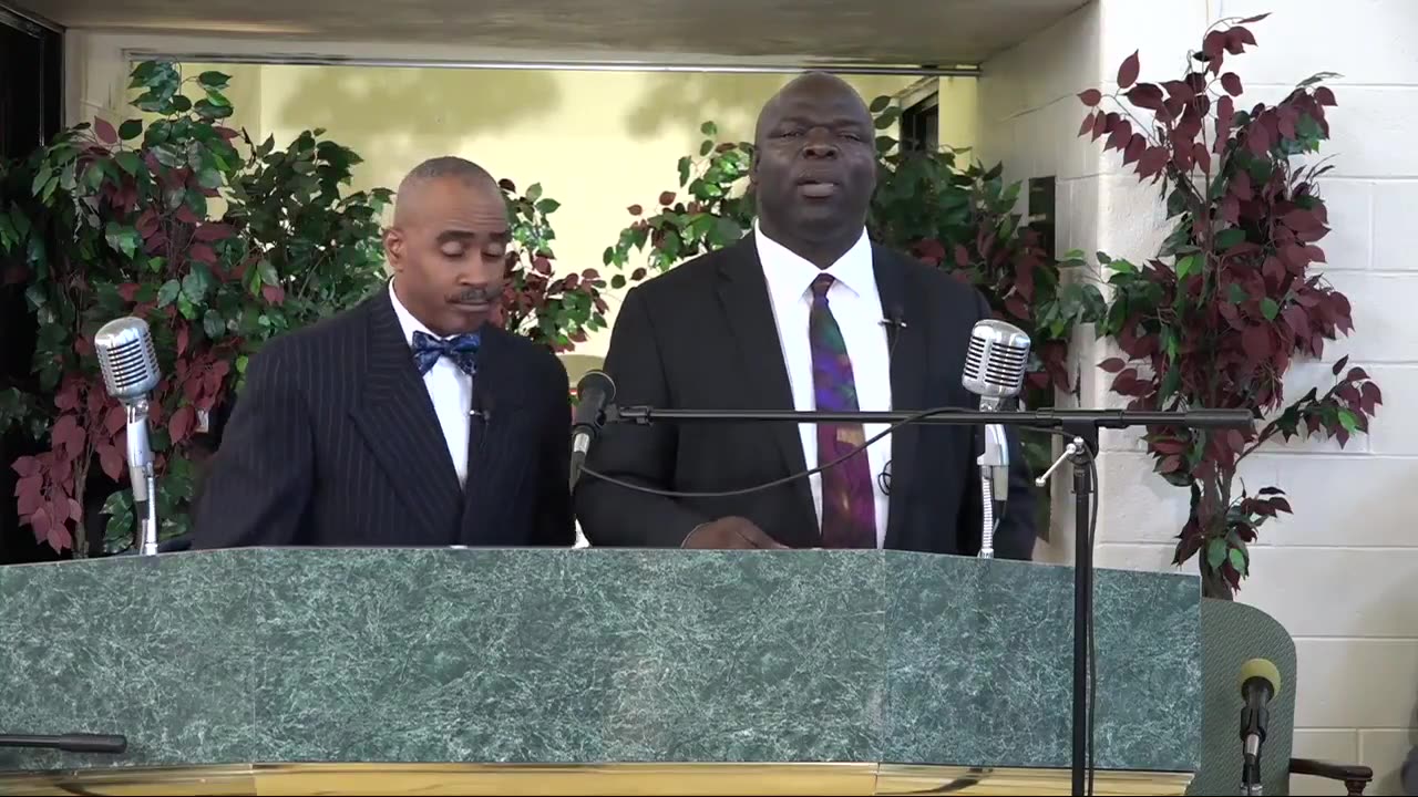 Pastor Gino Jennings DEBATES Minister Wayne Little Smith About The Trinity (Father, Son And Holy Spirit)