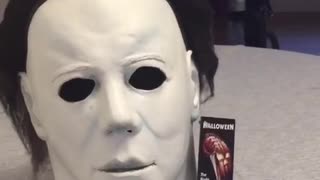 Unboxing TOTS Halloween 1978 Mask