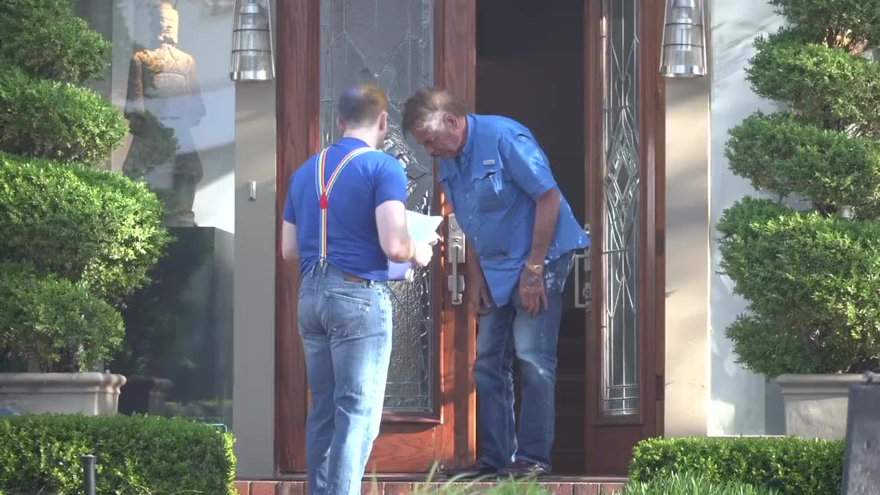 Woke liberal goes door knocking for Beto o’Rourke’s campaign gets Hilarious Response