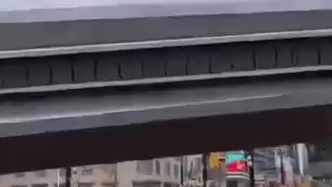 Earthquake in Toronto Canada today 😢😢