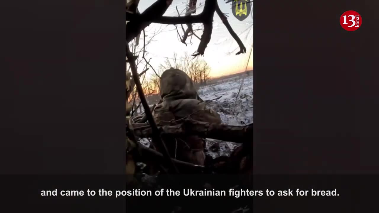 The moment of surrender of a hungry and thirsty Russian soldier to Ukrainian fighters