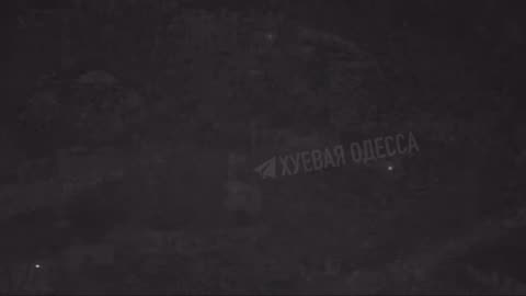 💡🚫 Video of a blackout in Odesa after a night strike. The energy facility caught