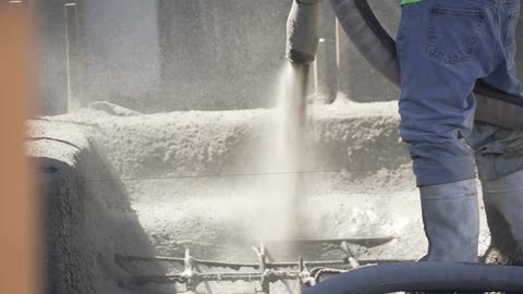 How Does a Volumetric Concrete Mixer Work?