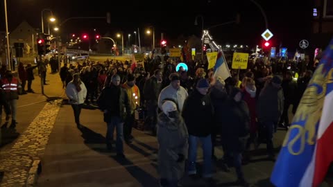 Wolgast: Der Demonstrationszug setzt sich in Bewegung 08-03-2022