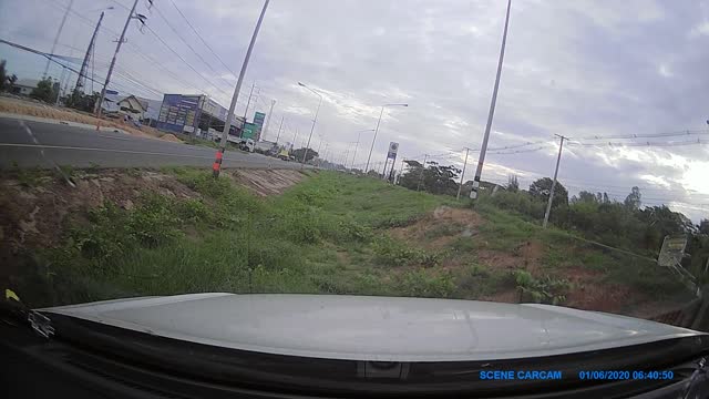 Biker's Sudden Lane Change Causes Unexpected Swerve