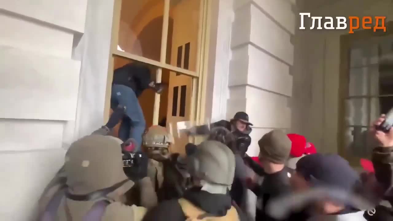 Proof of Antifa breaking into the Capital January 6th