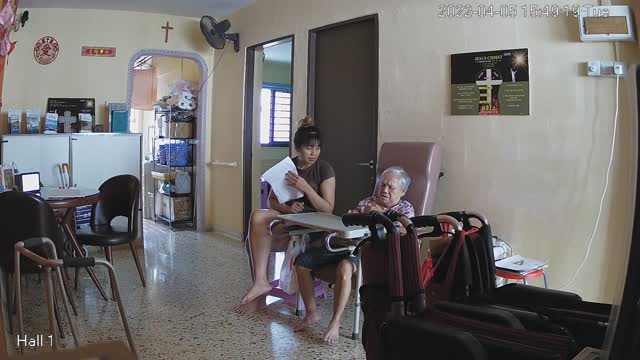 hallfront day n night 20220405