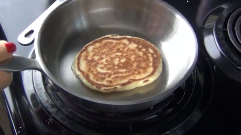 puppet making pancakes watch with children