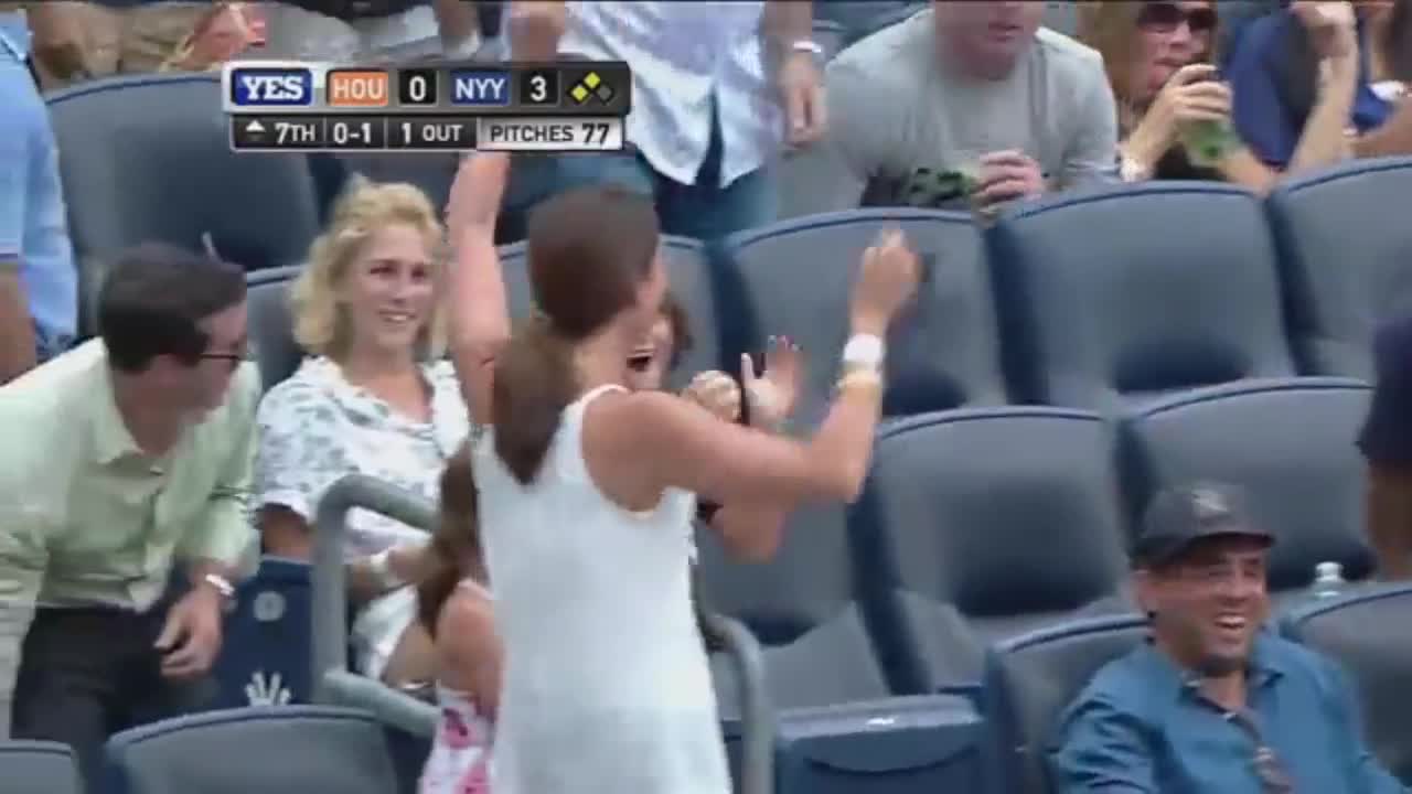 Chris Rock Catches a Foul Ball